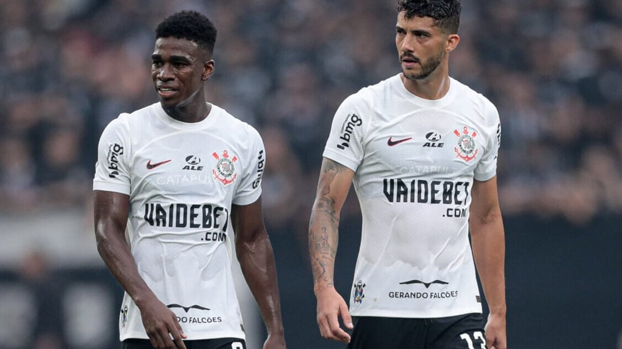 Zagueiro do Corinthians recebe críticas por atuação abaixo do esperado