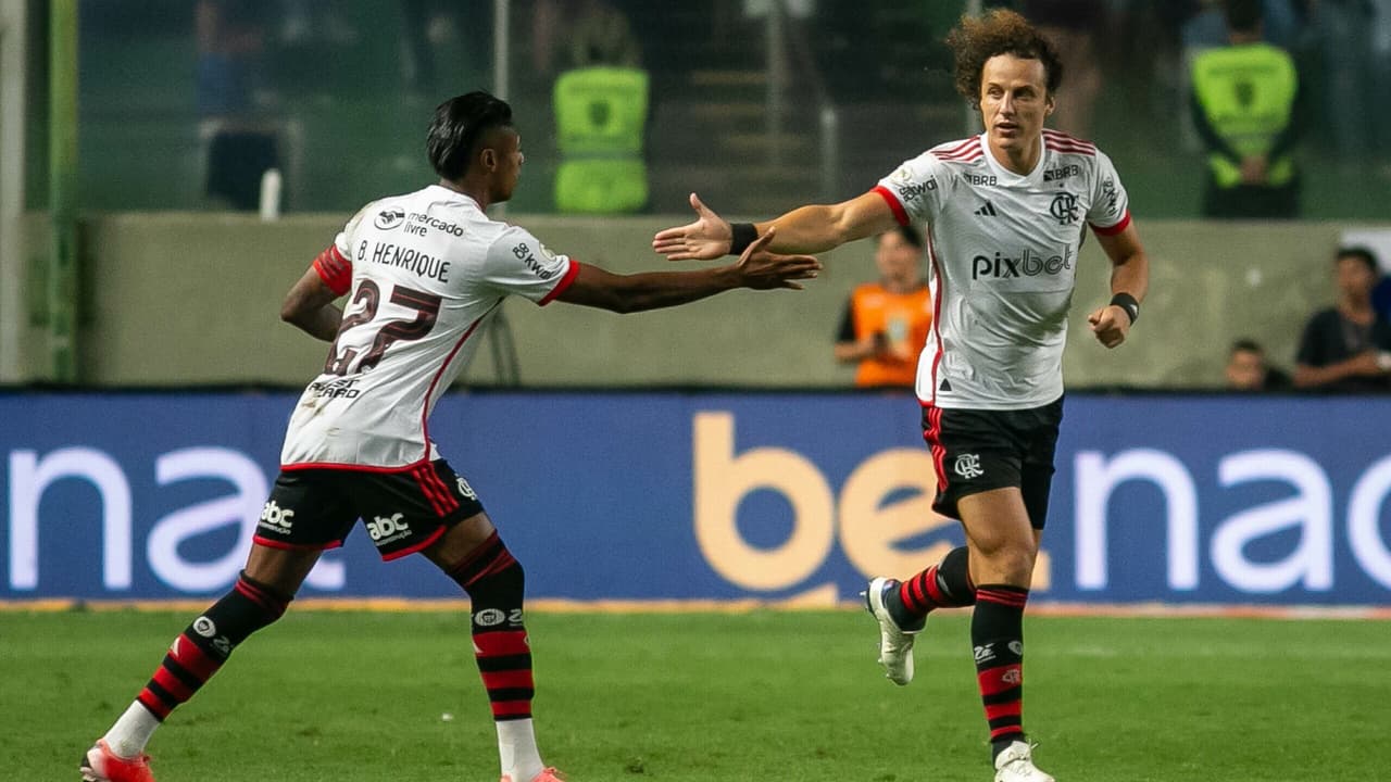 David Luiz elogia Bruno Henrique em partida pelo Flamengo mesmo sob investigação.