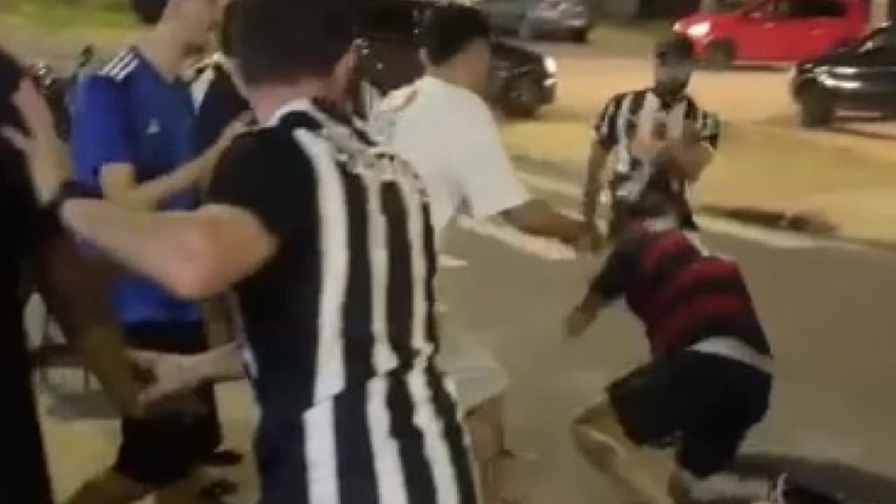 Torcedor do Flamengo espancado por atleticanos encontra-se em estado grave: detalhes importantes.