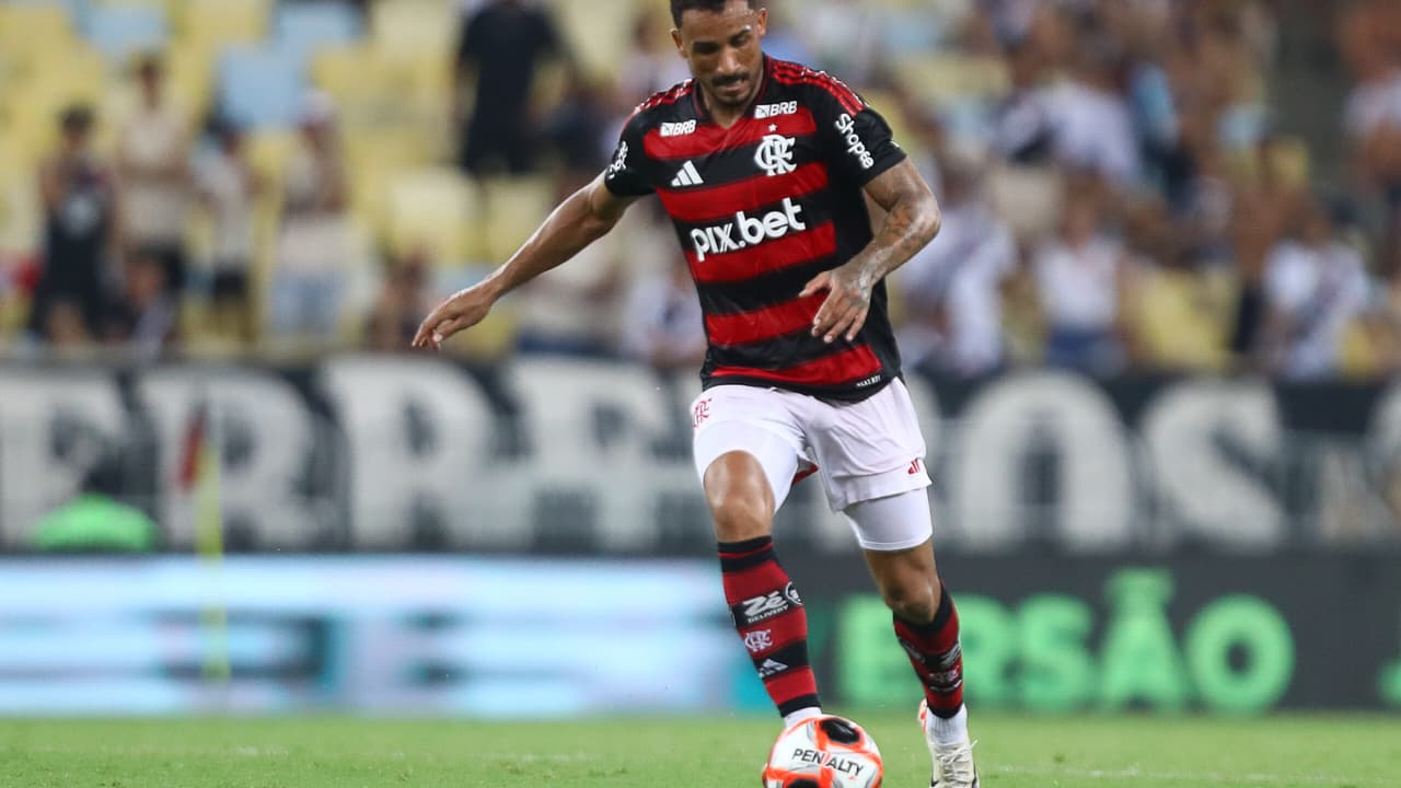 Desempenho excepcional de Danilo no início da carreira no Flamengo