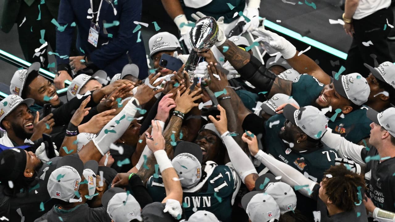 Flamengo parabeniza Philadelphia Eagles pela conquista do Super Bowl.