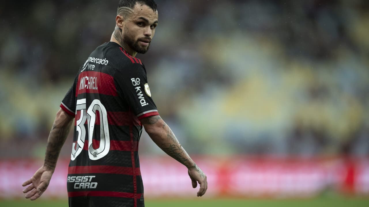 Flamengo confirma lesão muscular de Michael durante treinamento na equipe.