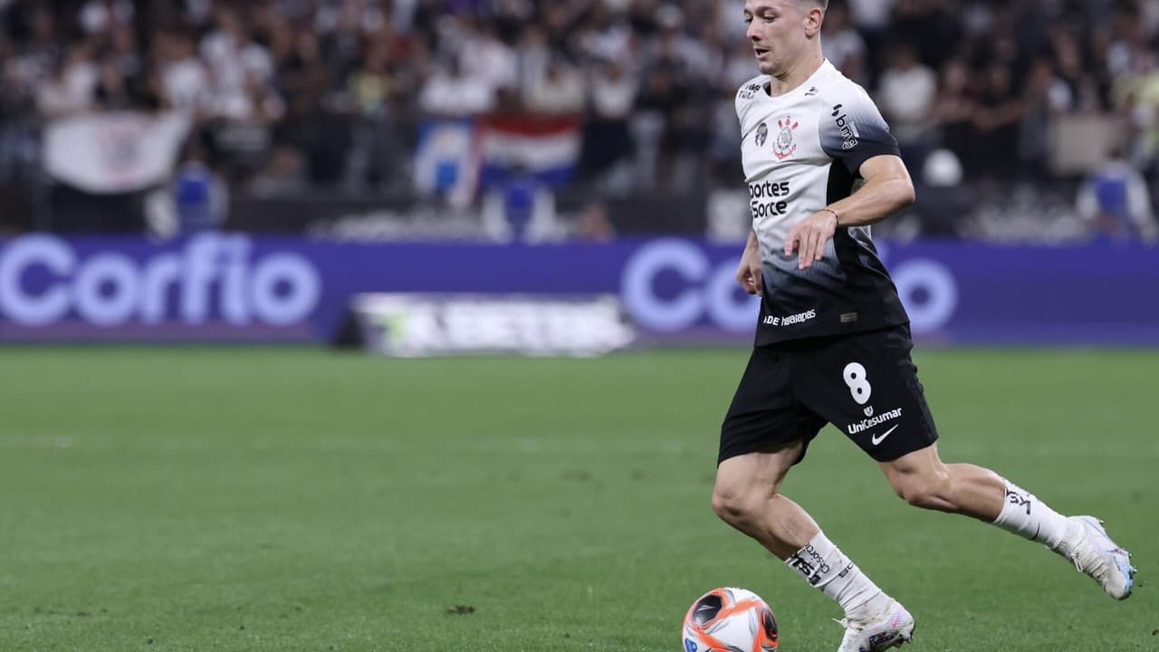 Garro critica mudança de número no Corinthians: 