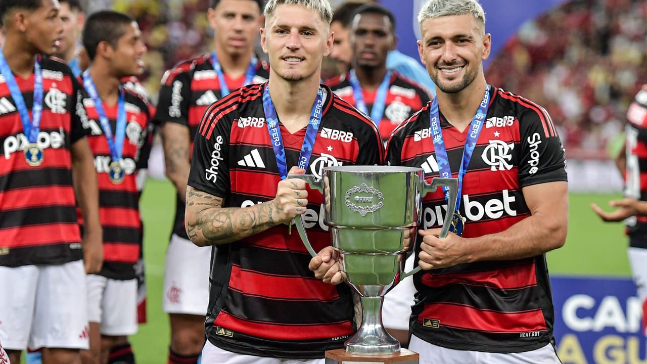 Filipe Luís critica subestimação de Varela do Flamengo no futebol.