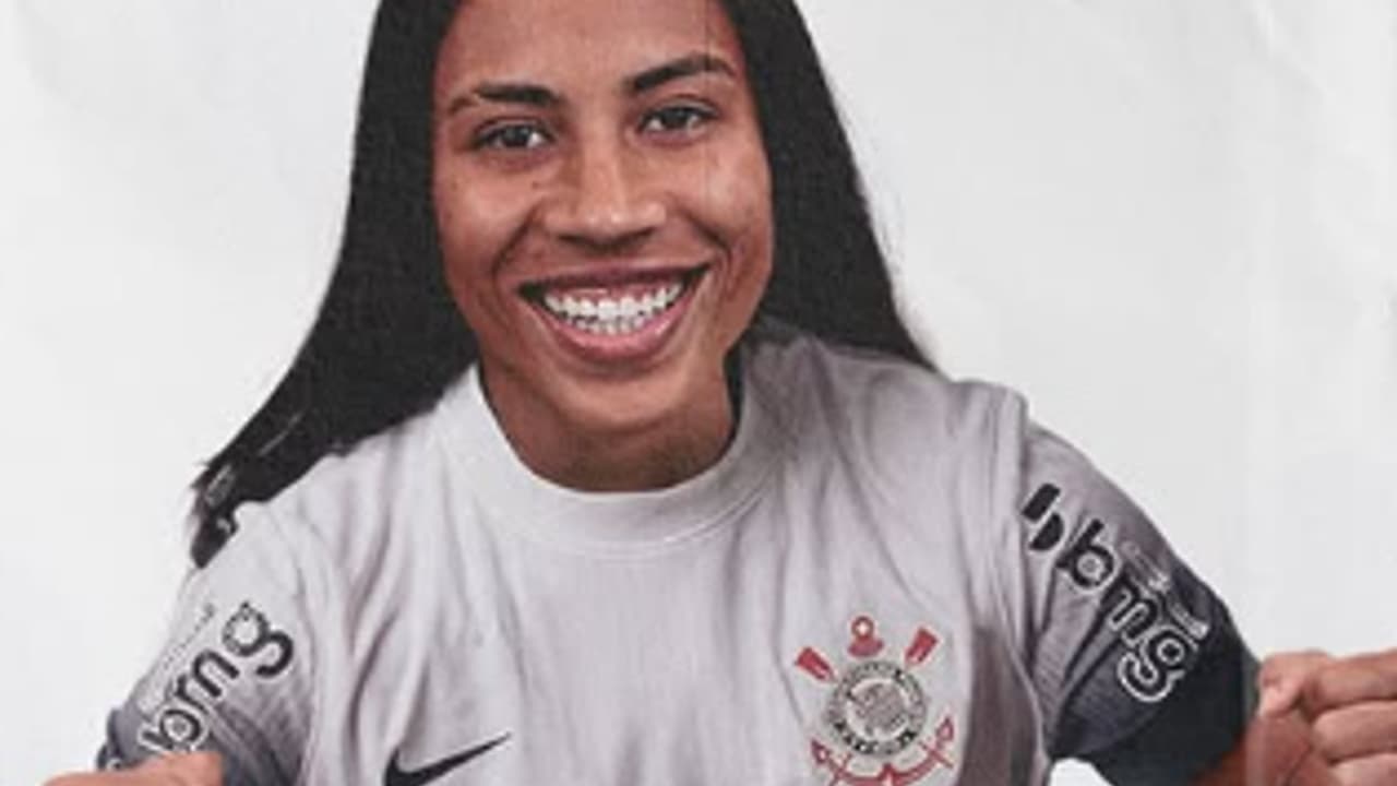 Contratada pelo Corinthians, zagueira ex-Palmeiras se desculpa por provocação.