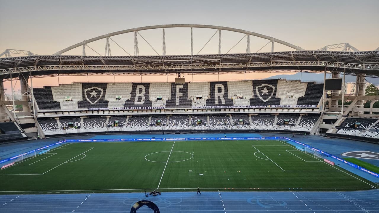 Ferj altera horário do clássico Vasco x Flamengo e libera setores no estádio.