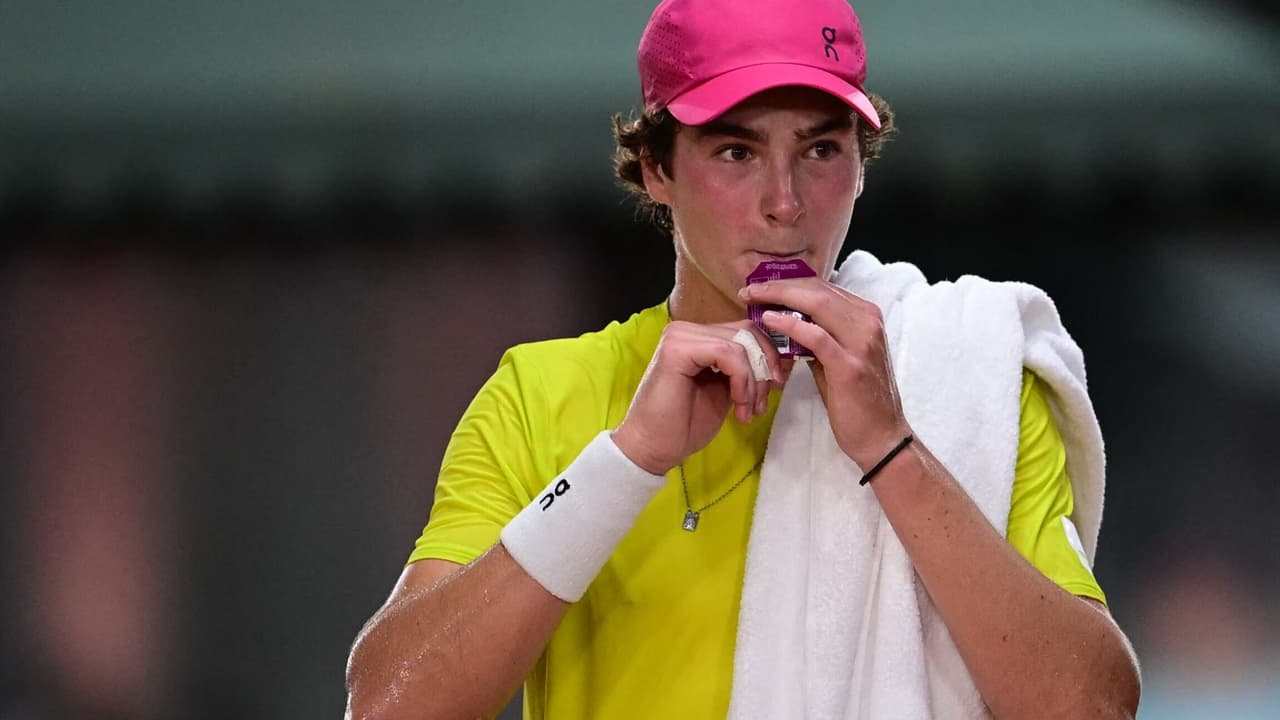 João Fonseca chega ao Rio Open como sucesso de vendas e fenômeno nas redes