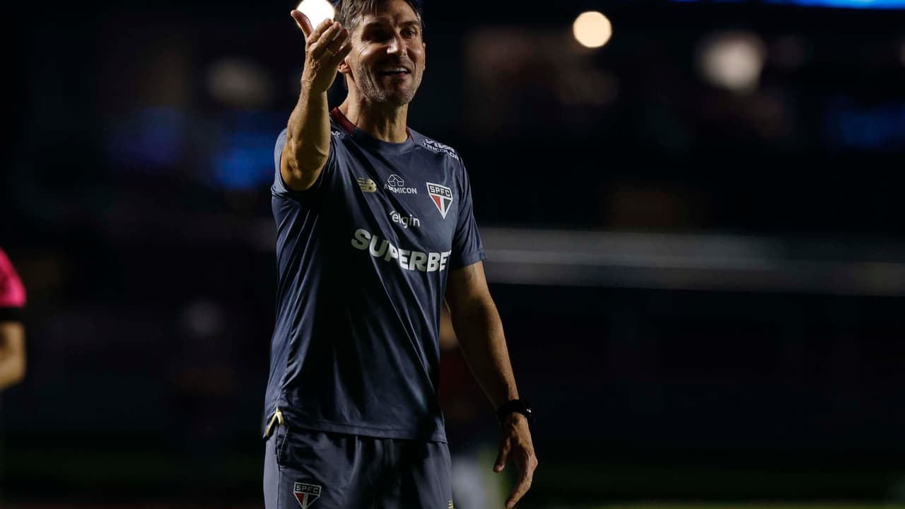 Distrações custaram ao São Paulo, admite auxiliar de Zubeldía após derrota