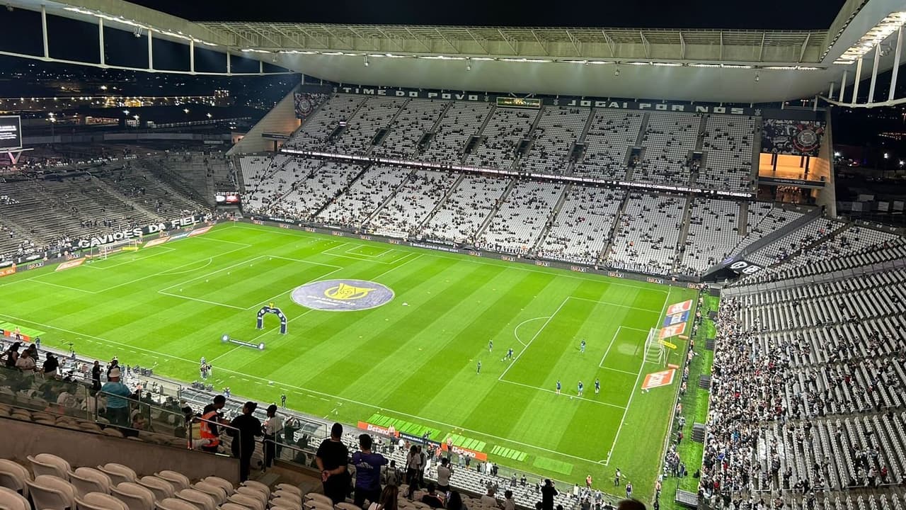 Patrocinadora lança iniciativas para clássico entre Corinthians e Santos.