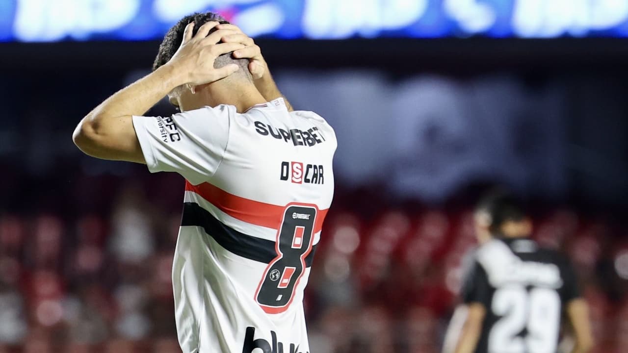 Oscar aponta falta de entrega do São Paulo na derrota para a Ponte Preta