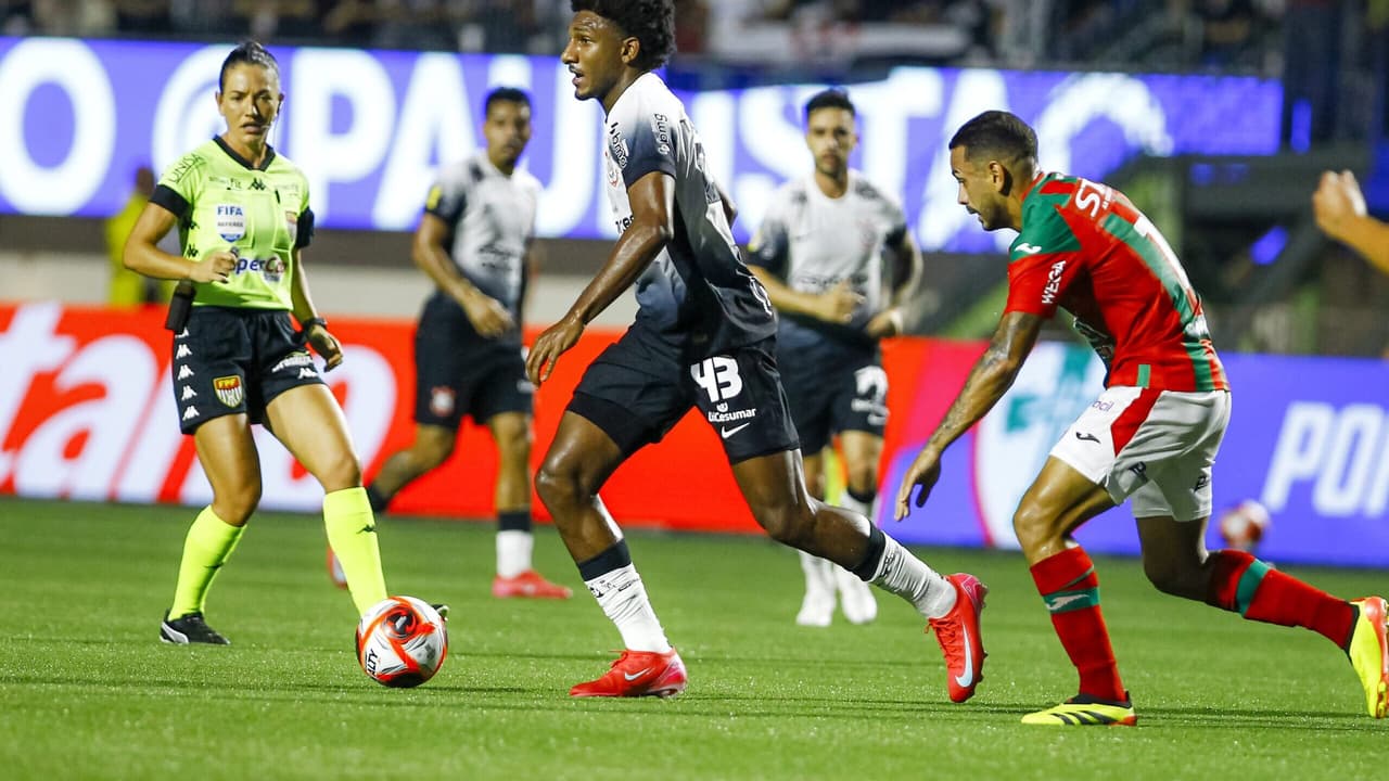 Corinthians empata em jogo movimentado contra a Portuguesa pelo Paulistão.