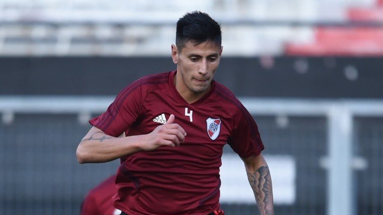 Corinthians negocia com Fabrizio Angileri, lateral argentino do River Plate