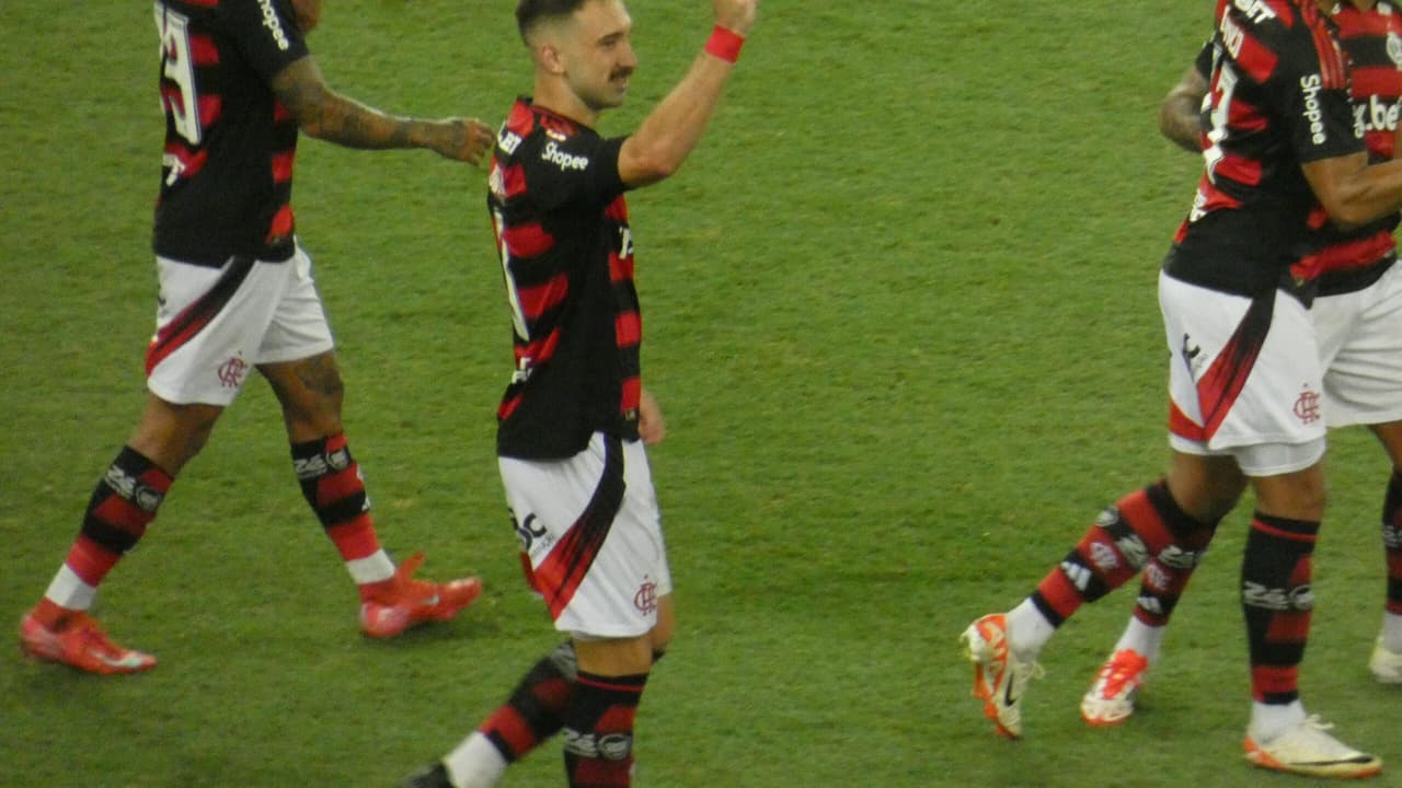 LÉO ORTIZ ABRE O JOGO! Zagueiro do Flamengo fala sobre grande momento e futuro!