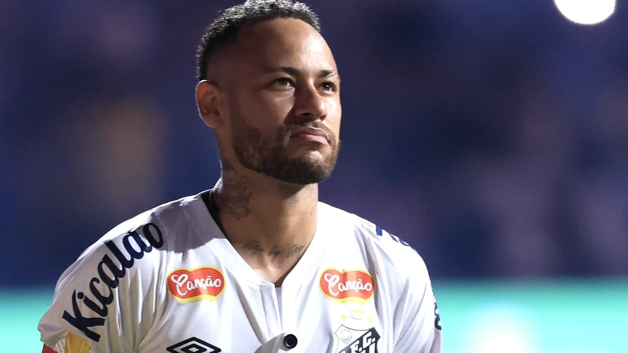 Neymar impulsiona recorde de público em Corinthians x Santos, aponta especialista.