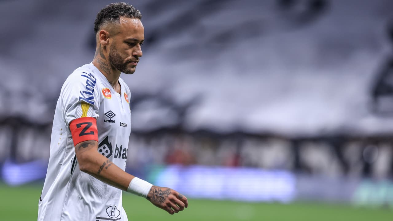 Neymar não deveria estar em campo, opina jornalista após clássico Corinthians x Santos