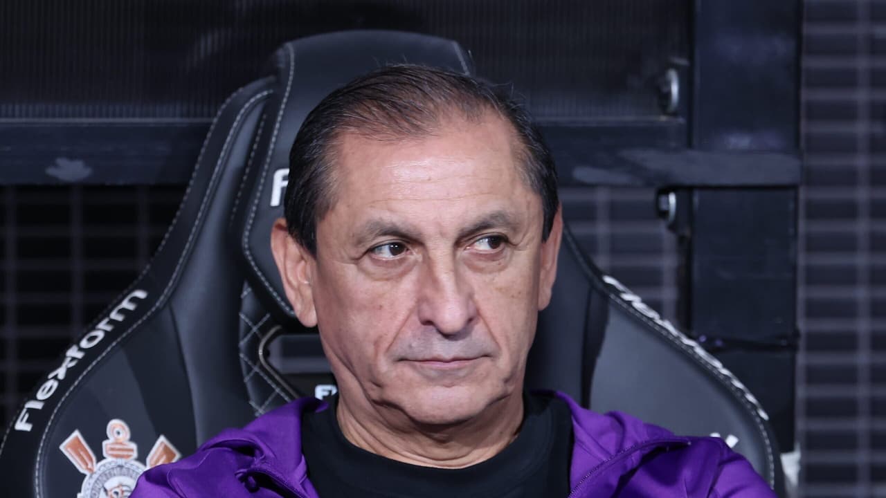 Ramón Díaz defende elenco do Corinthians e rejeita críticas da torcida Corinthians.