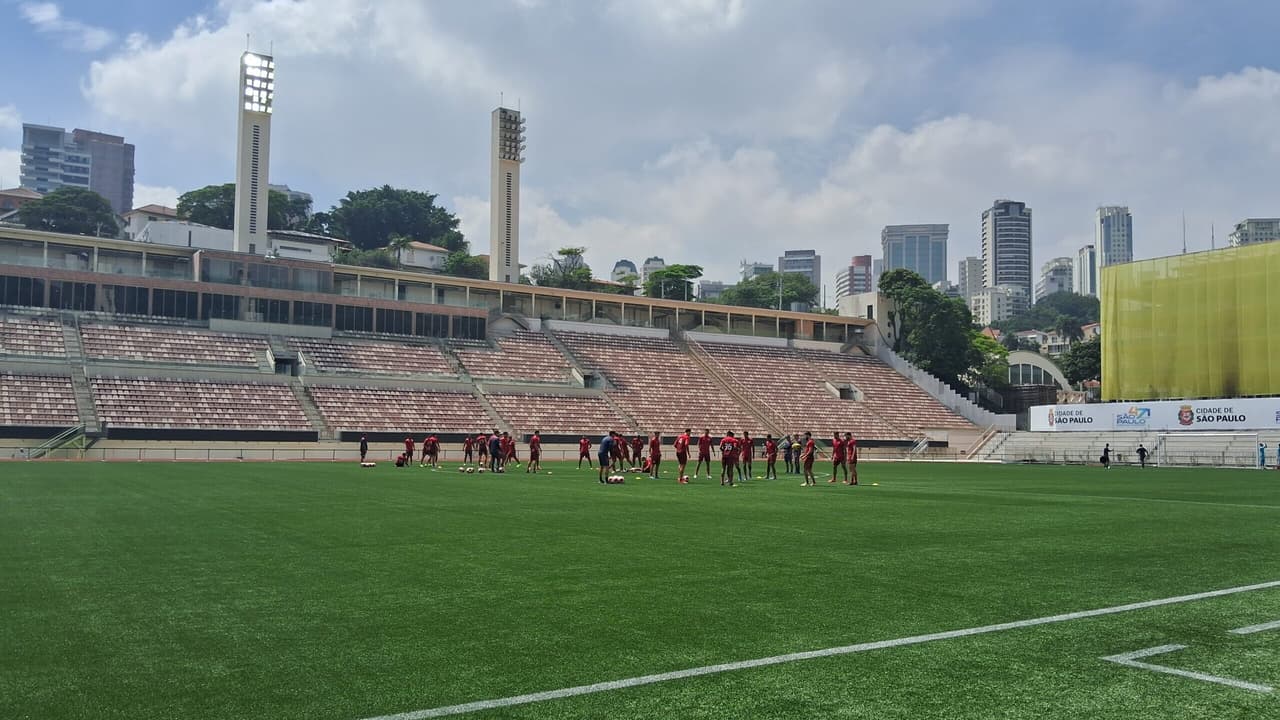 Portuguesa foca na solidez defensiva para clássico contra o Corinthians.