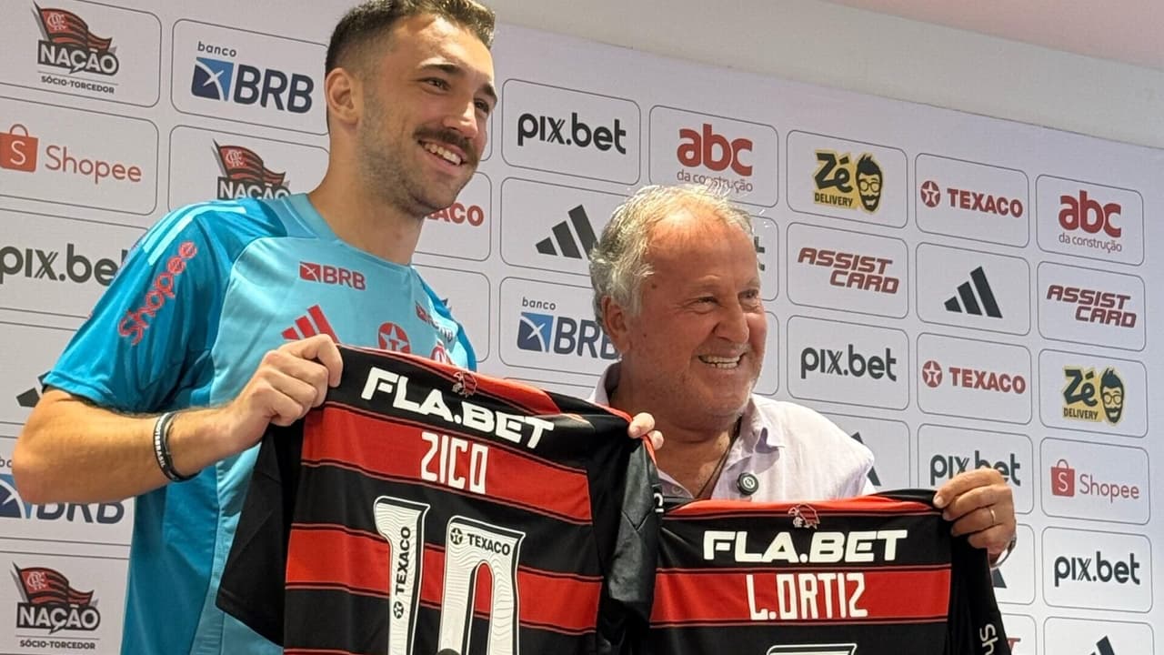 Zico prestigia Léo Ortiz em resposta a elogio, ídolo do Flamengo.