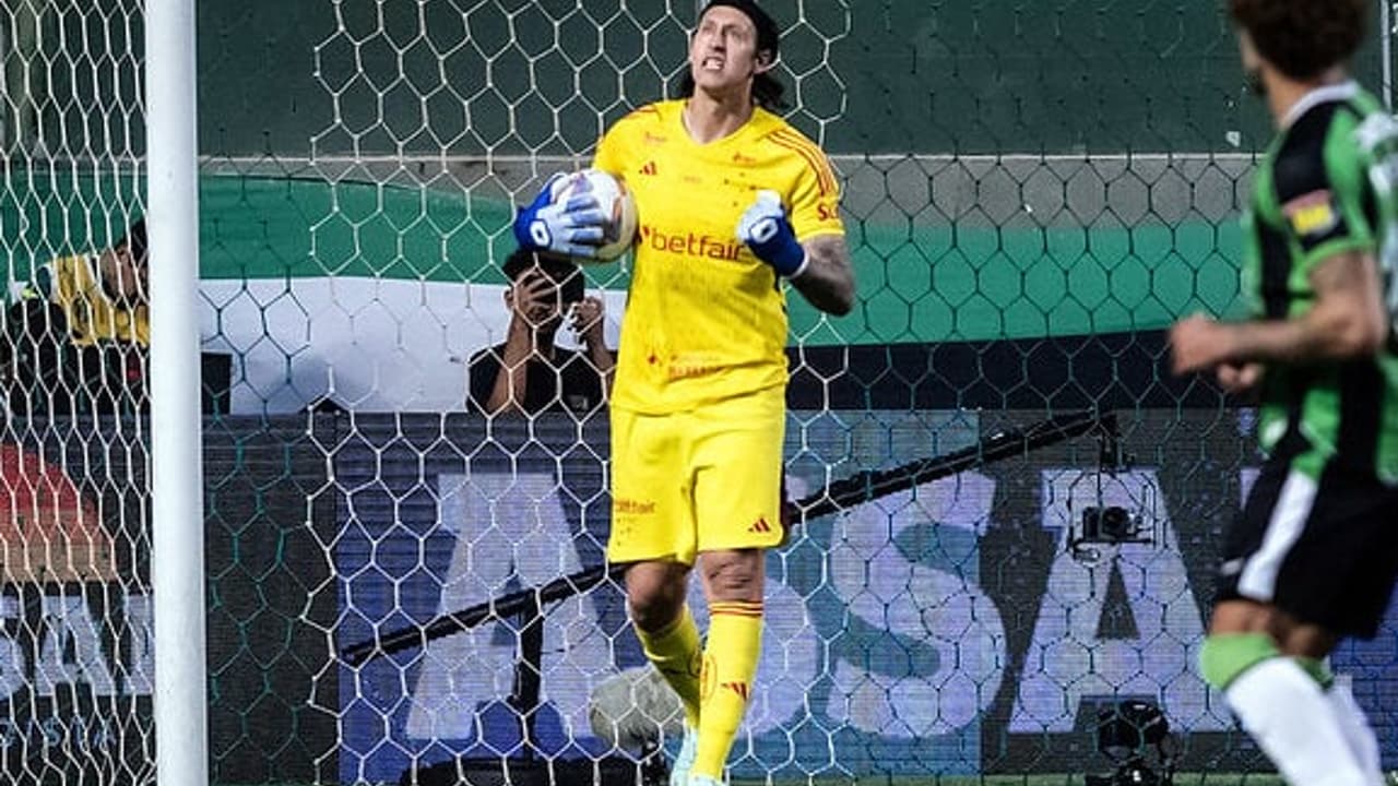 Cruzeiro atinge marca de 10 jogos consecutivos sofrendo gols
