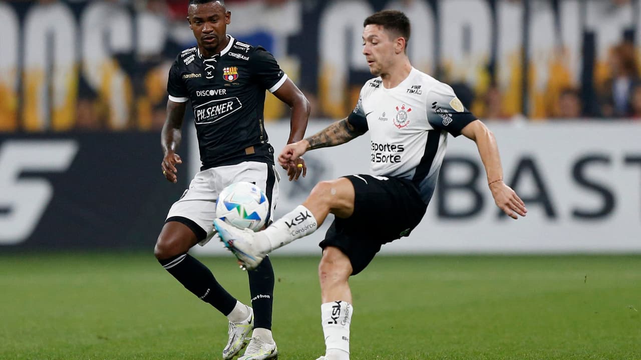 Corinthians vence Barcelona-EQU, porém é eliminado na Pré-Libertadores.