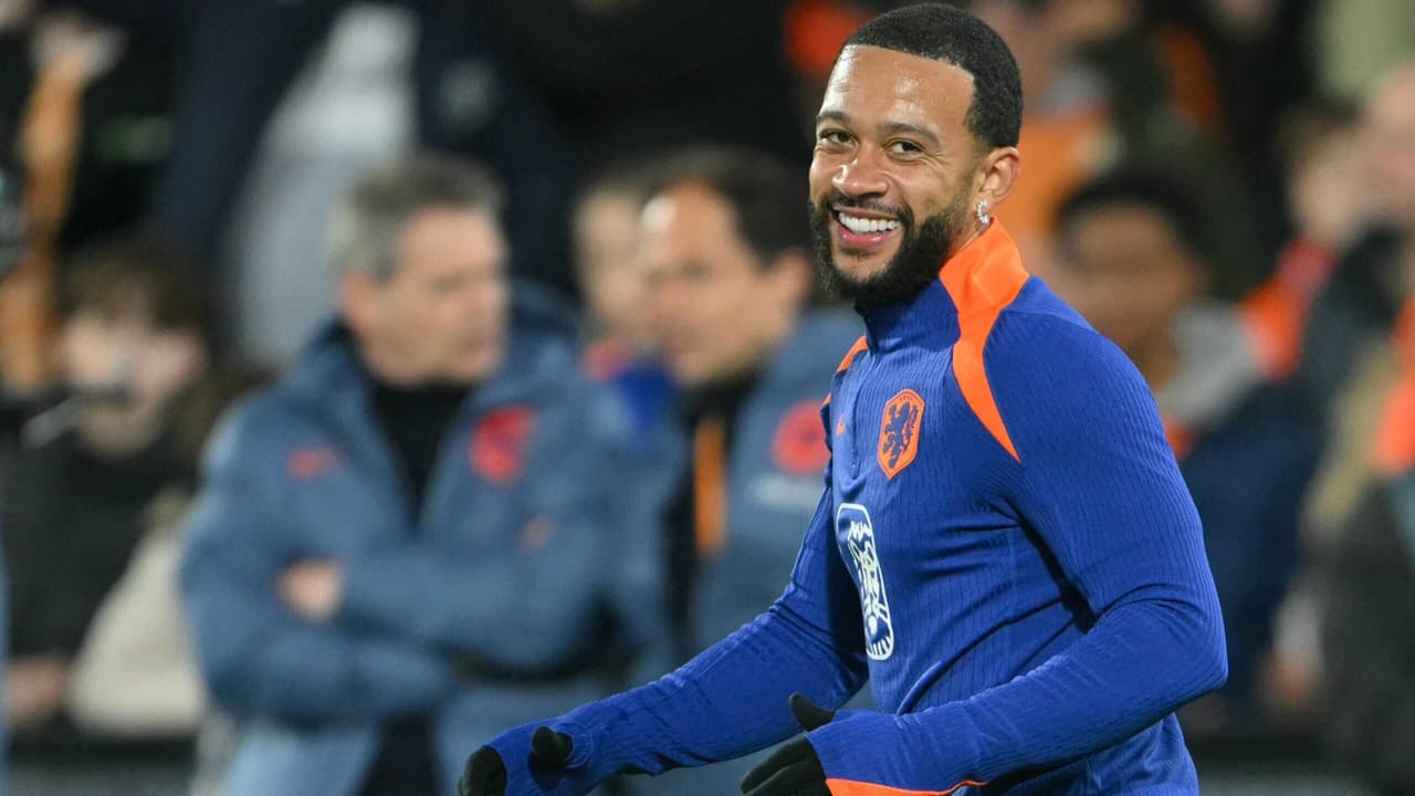 Volta de Memphis à Holanda: Corinthians e titularidade em destaque no retorno.