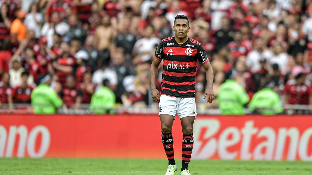 Alex Sandro imagina encontro entre Flamengo e Chelsea no Mundial como emocionante.