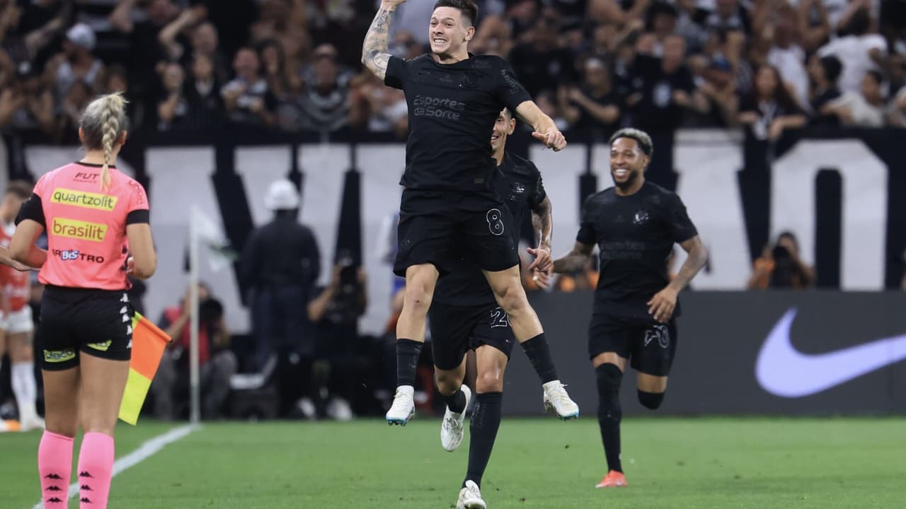 Corinthians derrota Santos e avança para a final do Paulistão com gol excepcional de Garro.