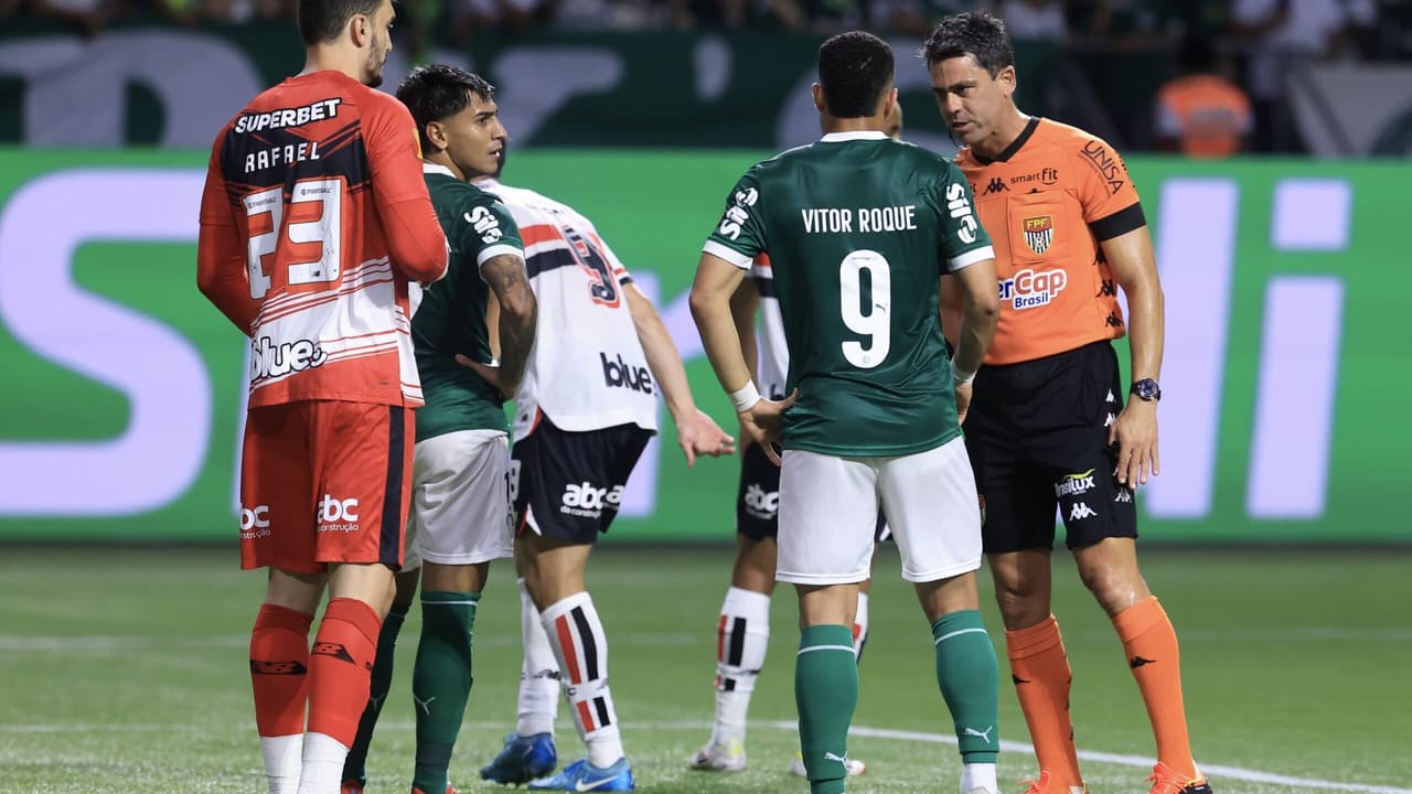 Palmeiras ironiza São Paulo após divulgação do VAR: 