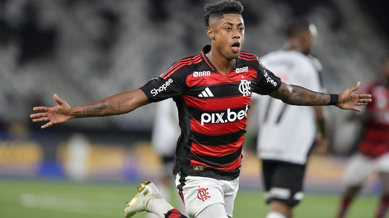 Vegetti critica finalização de Bruno Henrique; jogador do Flamengo responde