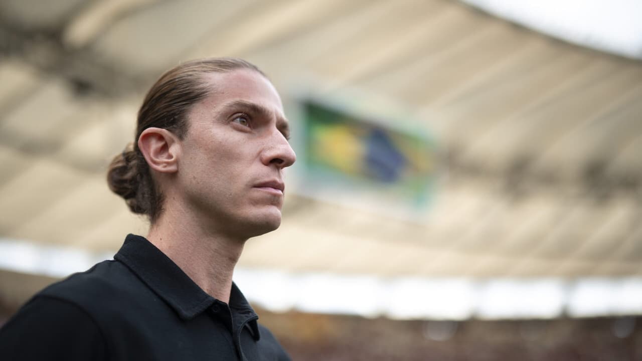 Diretor do Flamengo destaca interesse de clubes europeus em Filipe Luís