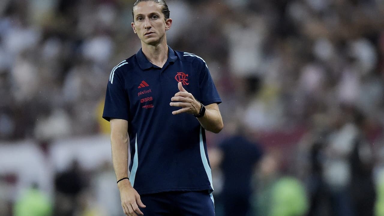 Filipe Luís alcança marca histórica como treinador de futebol