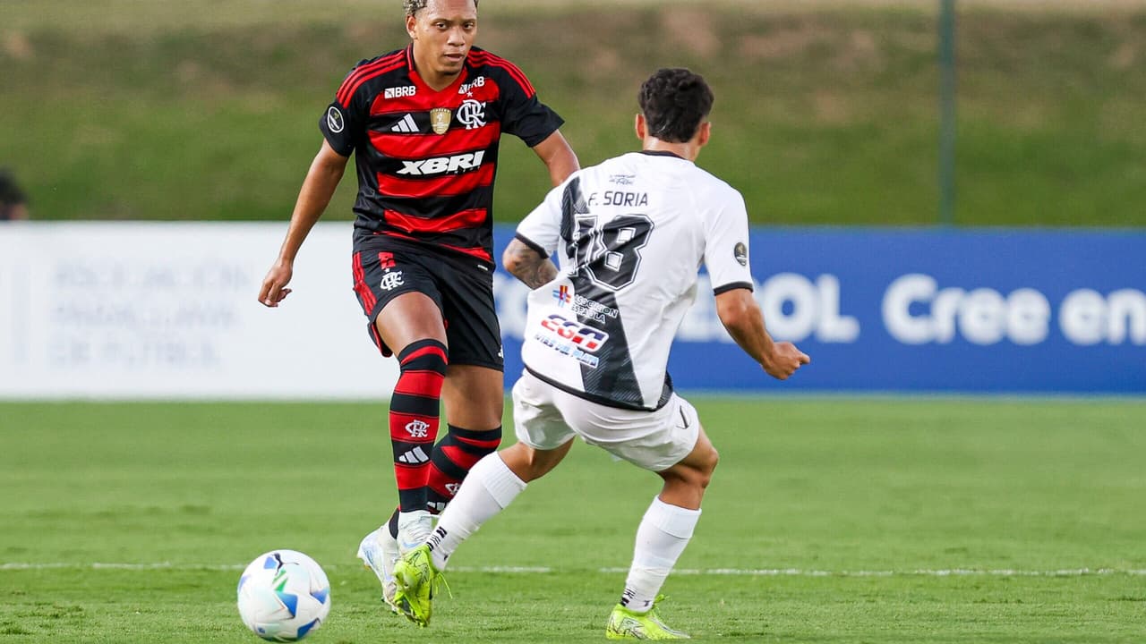 Flamengo sub-20 lidera grupo na Libertadores após vencer Danubio.