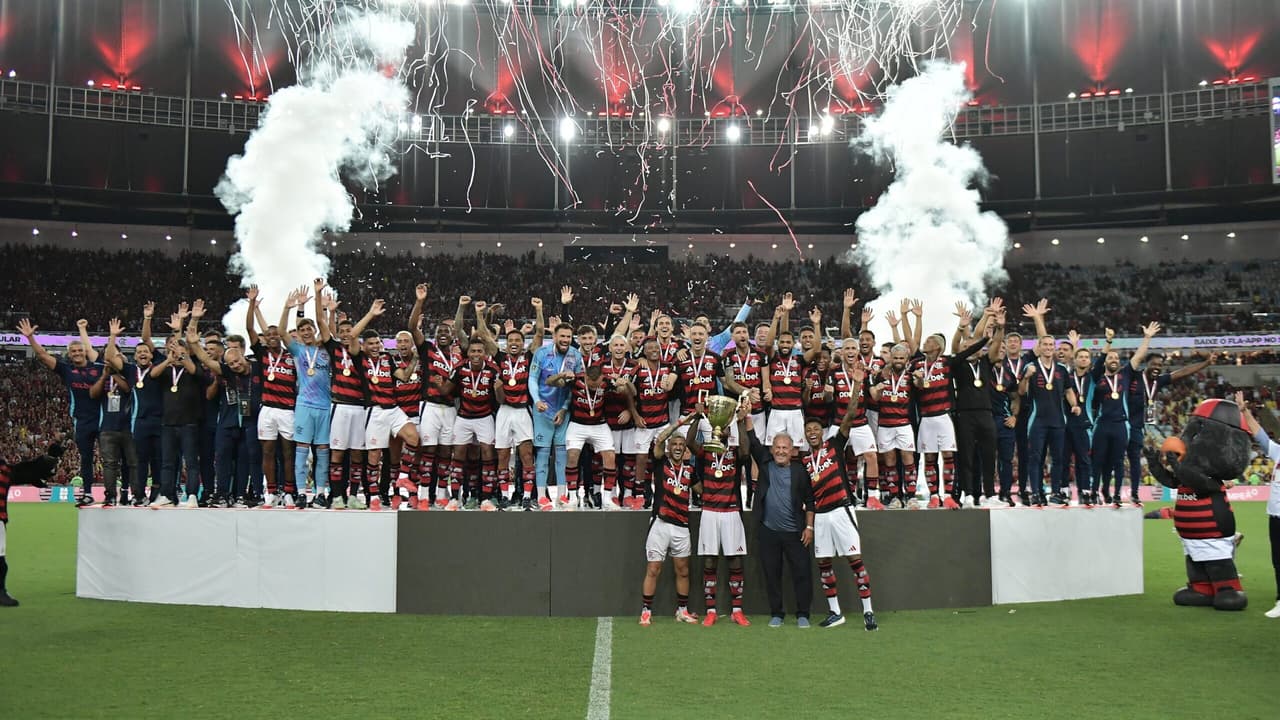 Flamengo diverte torcedores com postagem divertida das Flaesposas nas redes sociais