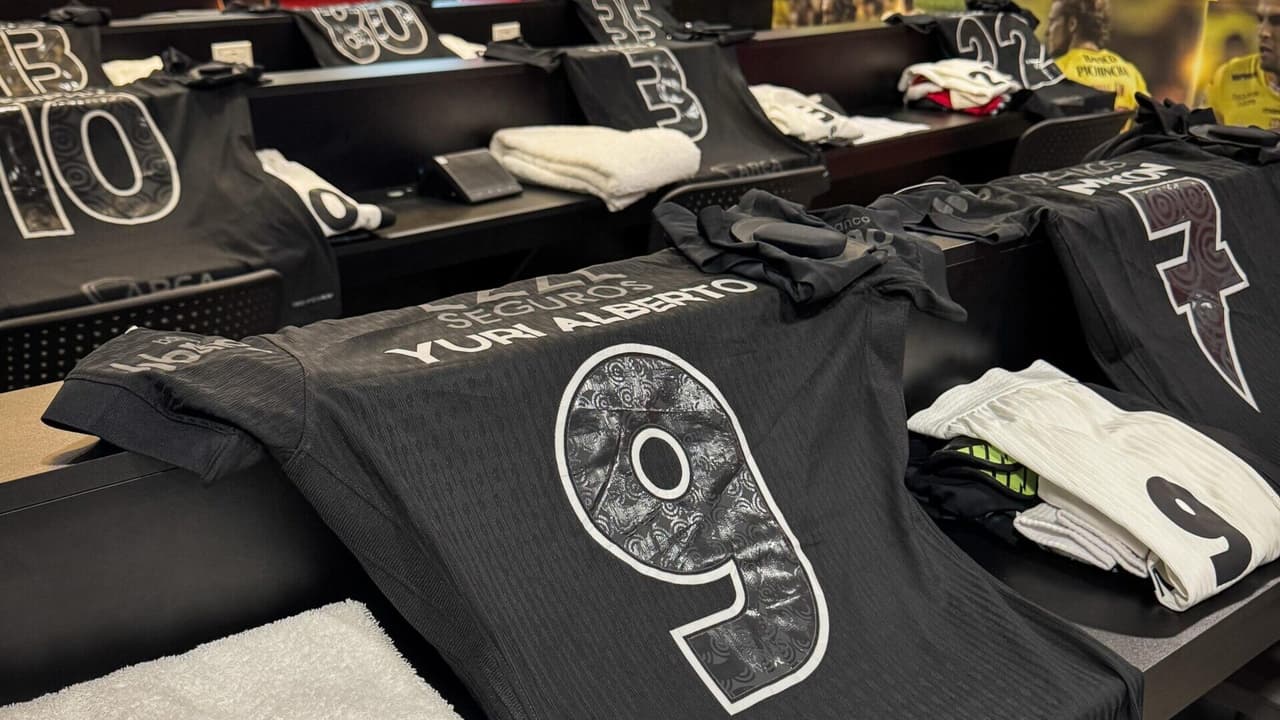 Corinthians divulga novo uniforme e torcedores criticam: 