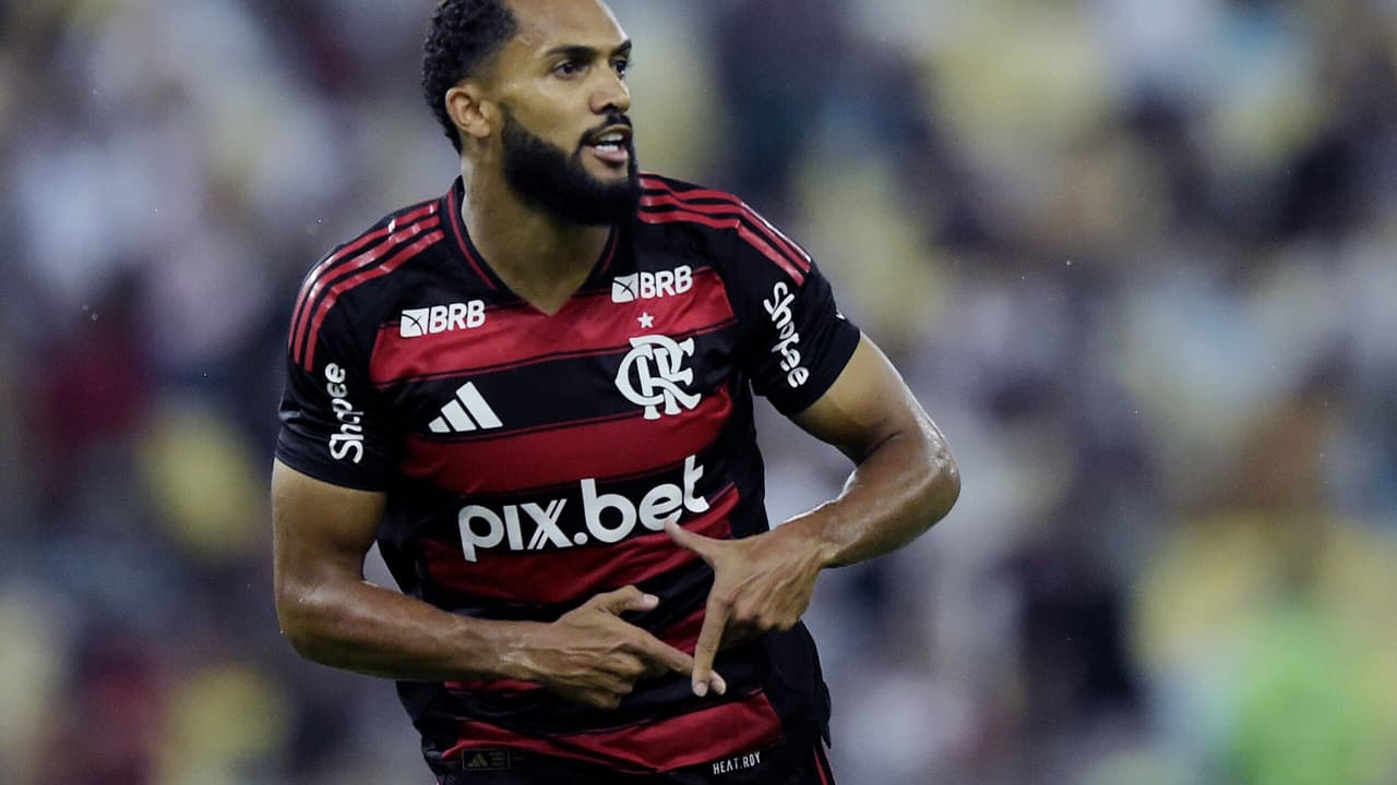 Juninho celebra gol e superação no Flamengo após início de ano desafiador