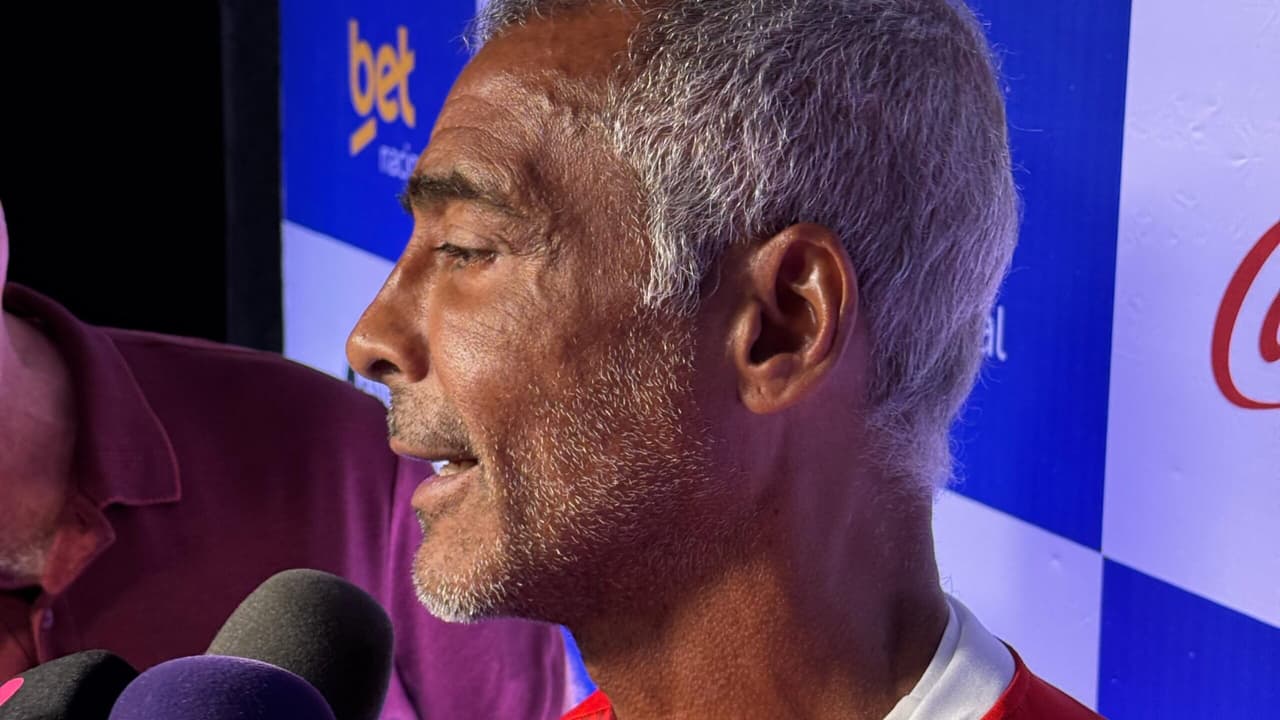 Romário apoia titularidade de jogador do Flamengo na Seleção Brasileira