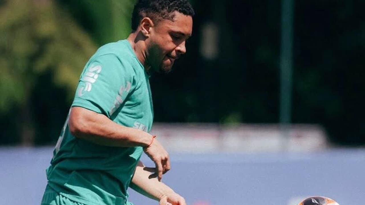 Palmeiras se Prepara Sob Comando de Vitor Roque para Decisão Contra São Paulo.