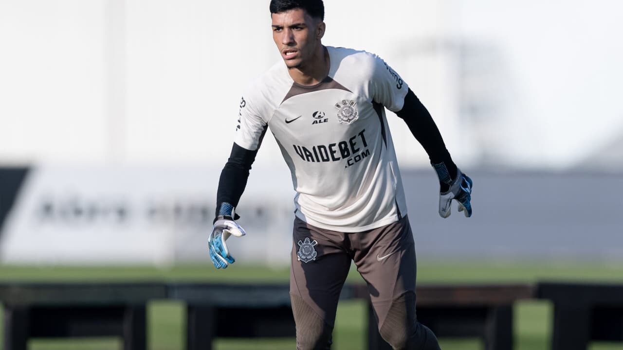 Goleiro analisa expectativas para estreia do Corinthians no Brasileirão Sub-20