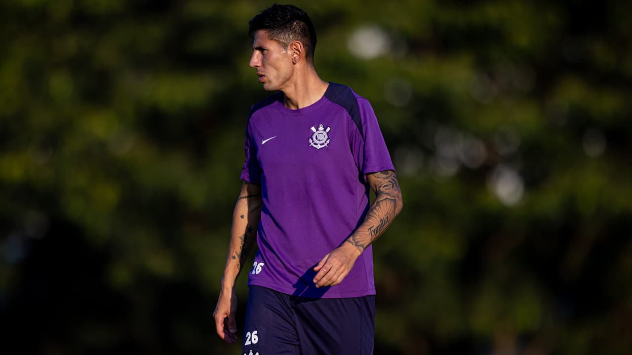 Angileri reconhece falta de ritmo em estreia pelo Corinthians com assistência.