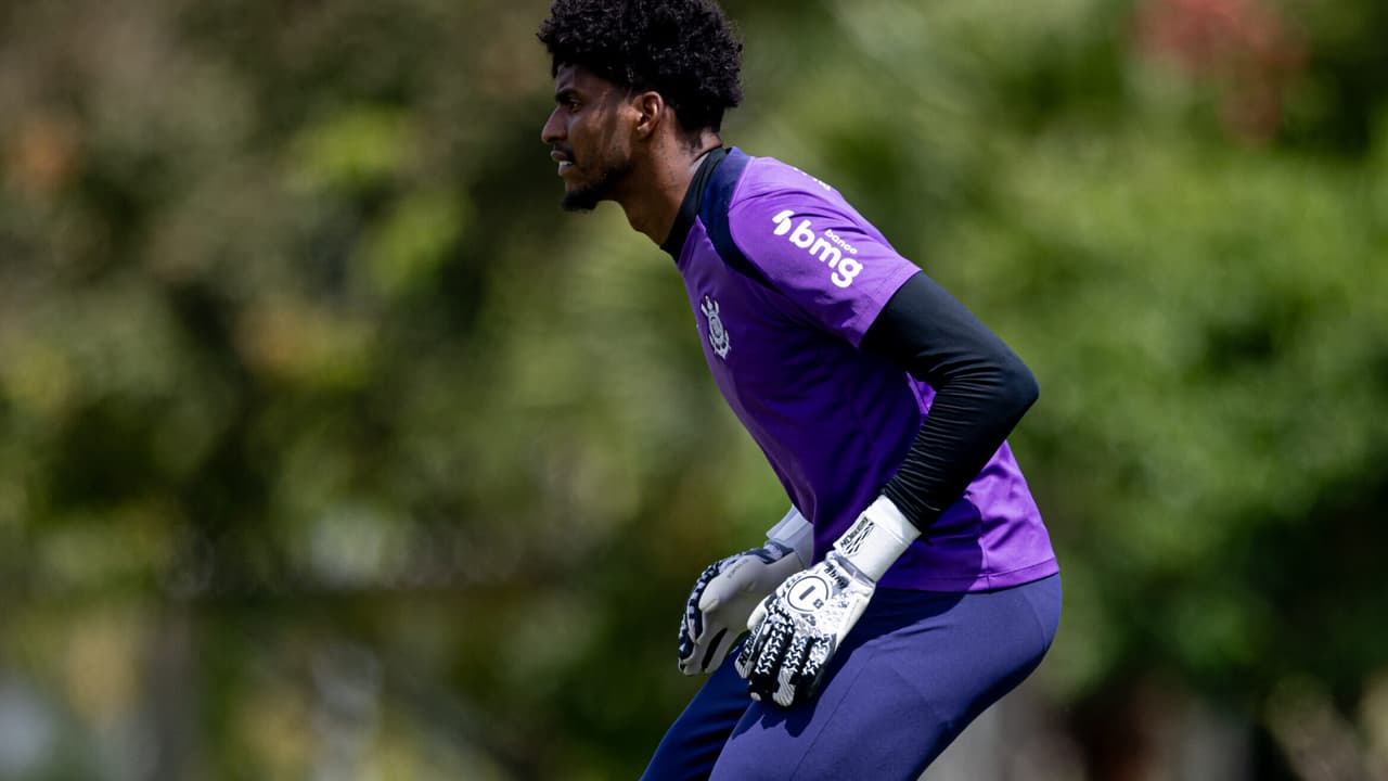 Corinthians se prepara para decisão do Paulistão e espera por reforços.