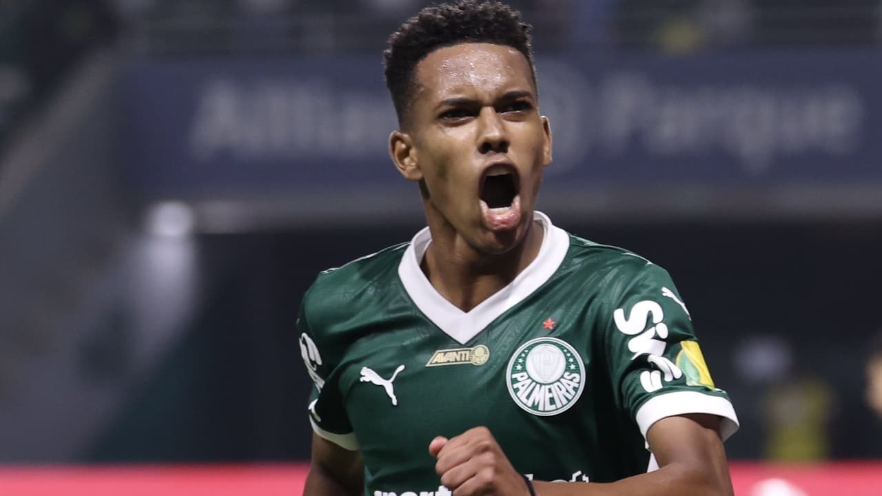 Especialista avalia impacto e gestão de imagem de Estêvão, jogador do Palmeiras
