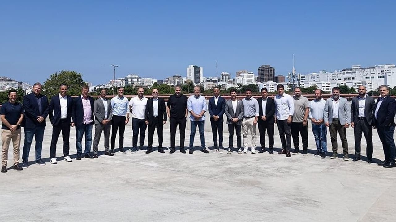 Flamengo recebe representantes da Libra e da LFU na Gávea