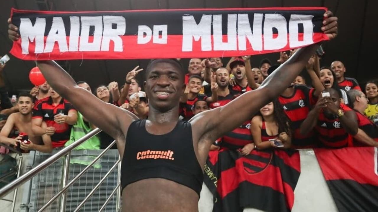 Comemoração de Vini Jr após gol de Bruno Henrique no Flamengo