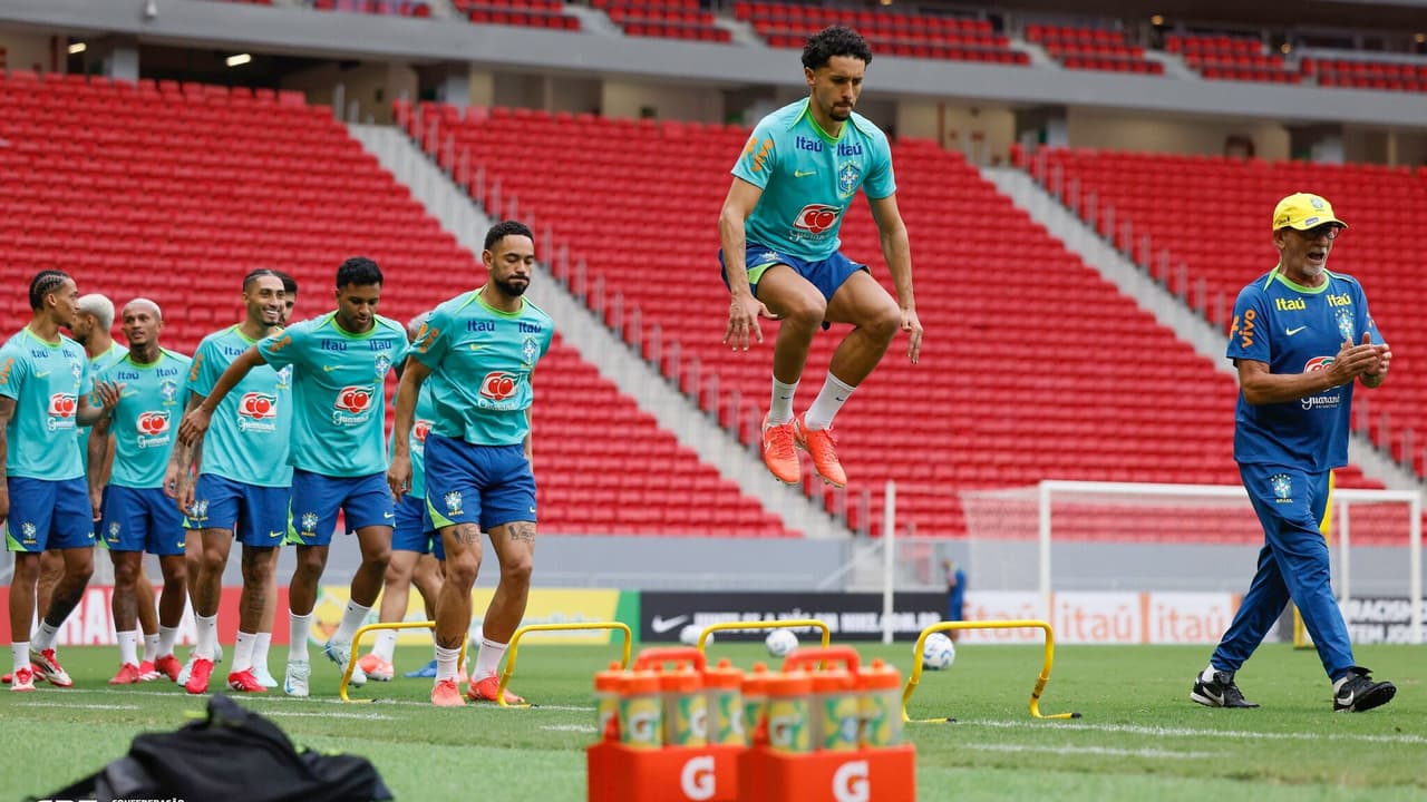 Marquinhos aconselha Wesley na Seleção a agir como se estivesse no Flamengo.