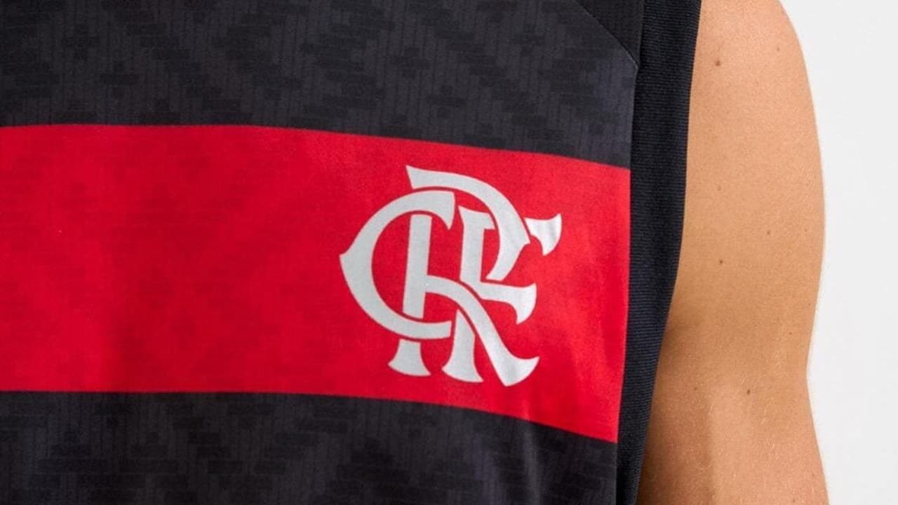 Flamengo lança coleção de inverno com 72 peças para torcedores exigentes