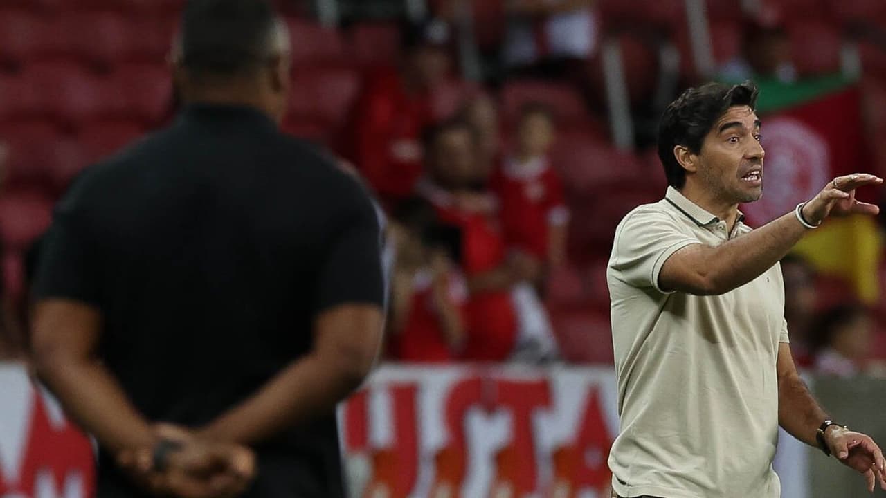 Abel questiona cobrança por títulos no Palmeiras: nível Guardiola e Ancelotti.