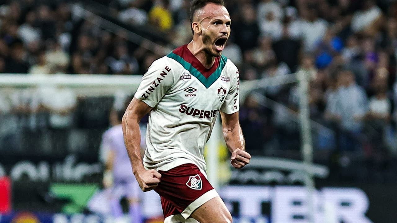 Fluminense derrota Corinthians em grande atuação no Brasileirão.