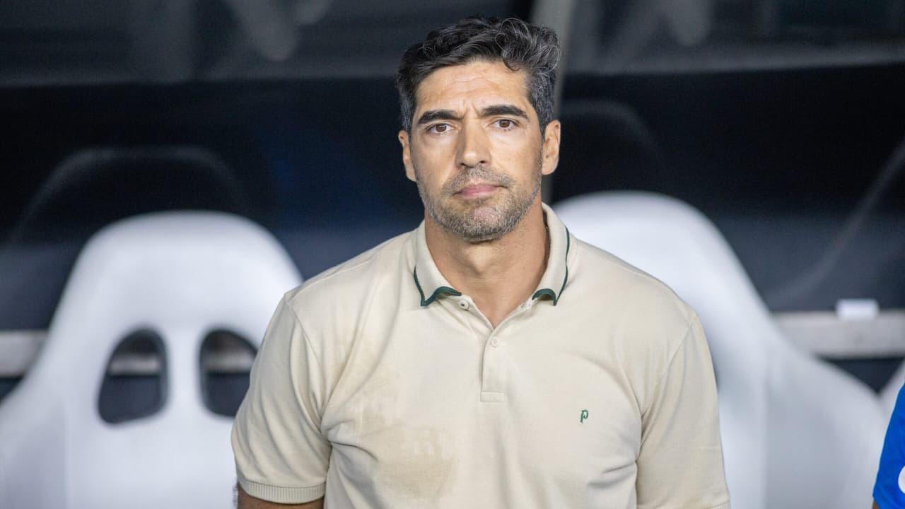 Abel elogia postura do Palmeiras e destaca superação após vice-campeonato paulista.