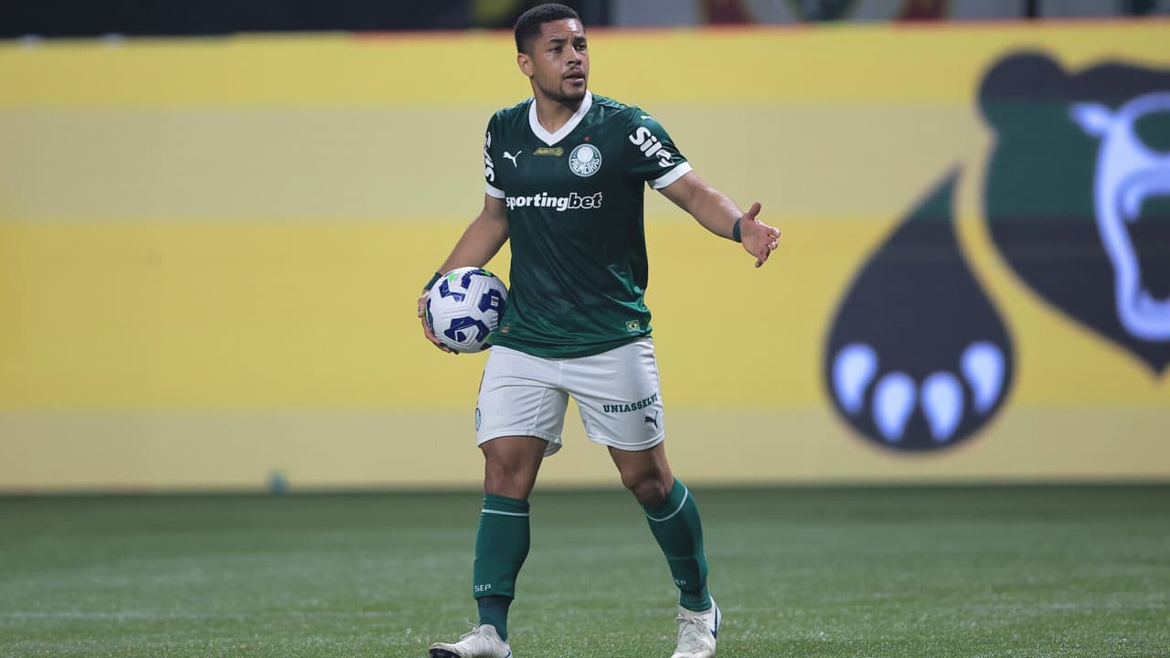 Abel Ferreira destaca influências táticas do Manchester City no Palmeiras