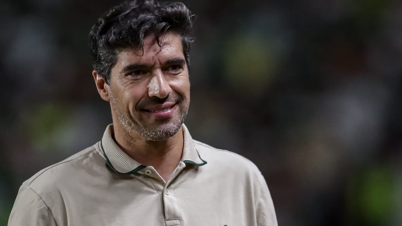 Abel Ferreira analisa potencial vitória do Palmeiras no Mundial de Clubes.